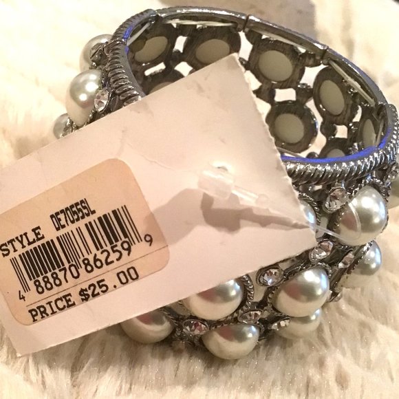 Pearl and Rhinestone Stretch Fashion Bracelet - Picture 3 of 4